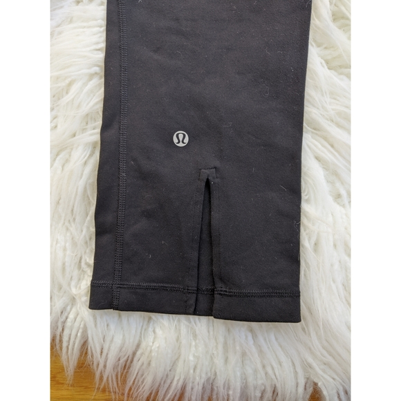 Lululemon Gather & Crow Capris EUC, 6 - Picture 9 of 9